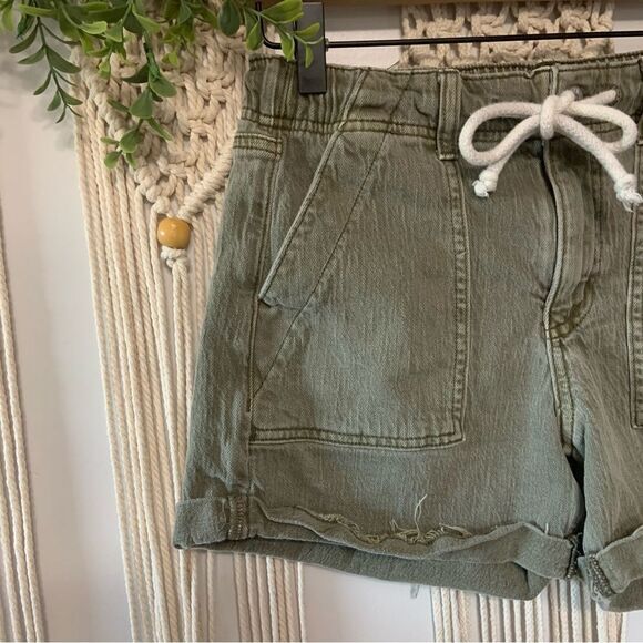 AMERICAN EAGLE‎ Women’s Tomgirl Olive Green Drawstring Cuffed Shorts Size 0 - Picture 4 of 14